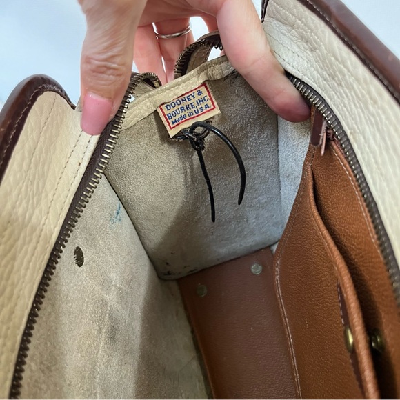 Vintage Dooney & Bourke Cream Brown Leather Shoulder Bag - Picture 12 of 16